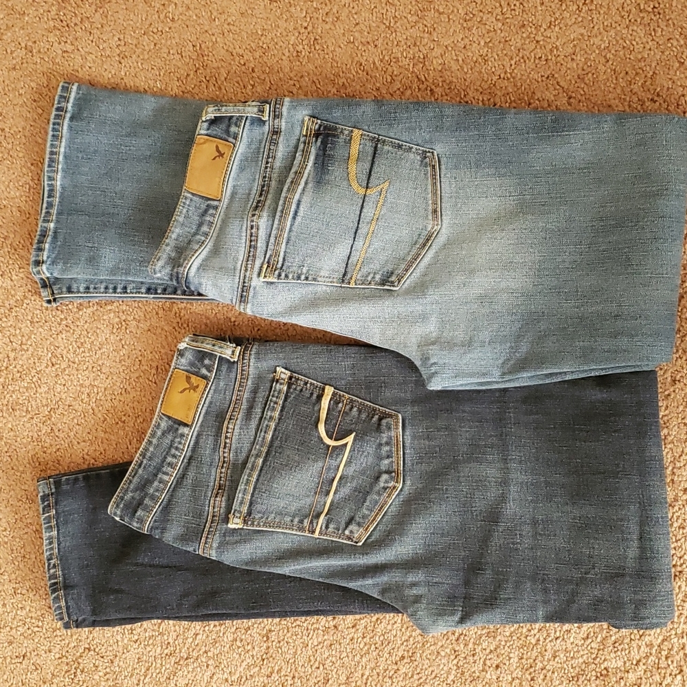 2 pair American Eagle jeans, size 6 long, one skinny and one skinny kick
